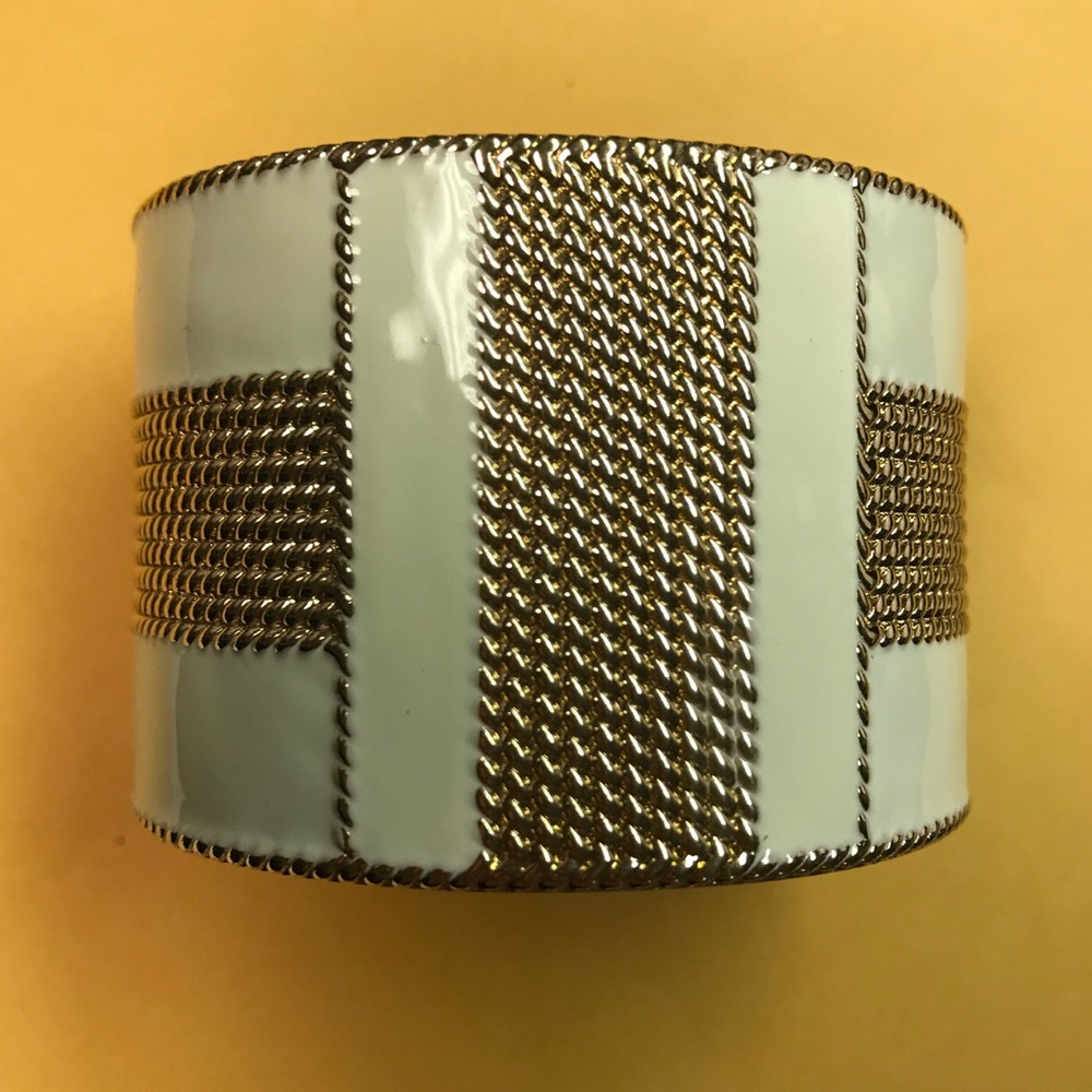 Color block style bracelet